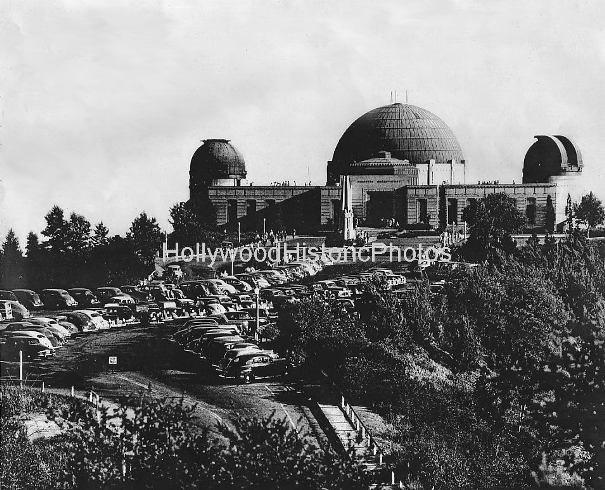 Griffith Observatory 1941.jpg